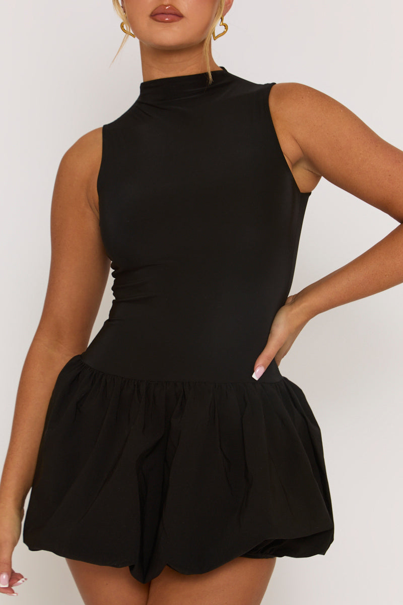 Minivestido  de cuello alto con volantes - Carlita